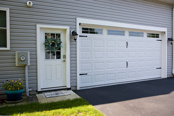 24/7 Emergency Garage Door Panel Replacement experts in Lewisburg, WV
